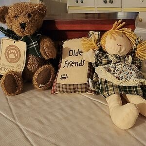 EUC Boyds Bears, Pillow, & Girl